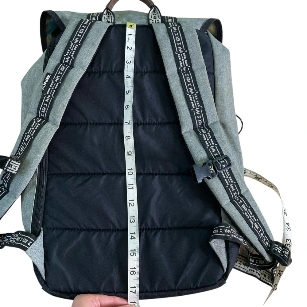 Dakine Trek 26L‎ Backpack Gray/Black Laptop Sleeve
